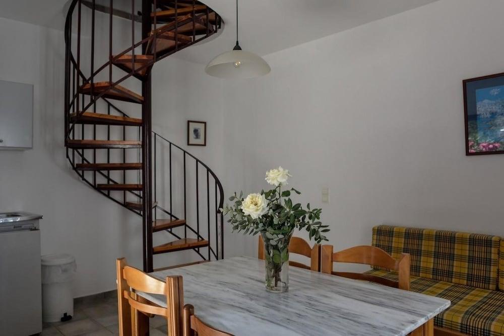 Eva Suites & Apartments Agia Marina 외부 사진