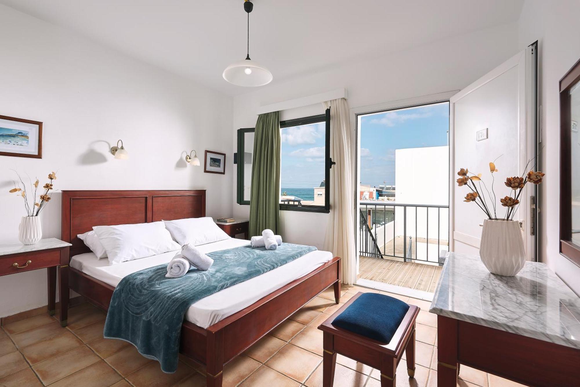 Eva Suites & Apartments Agia Marina 객실 사진