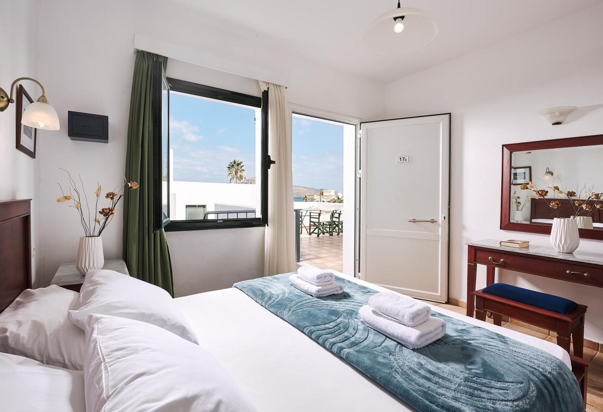 Eva Suites & Apartments Agia Marina 외부 사진