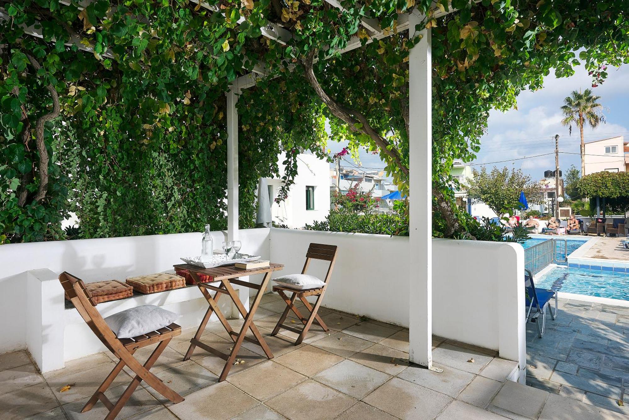 Eva Suites & Apartments Agia Marina 객실 사진