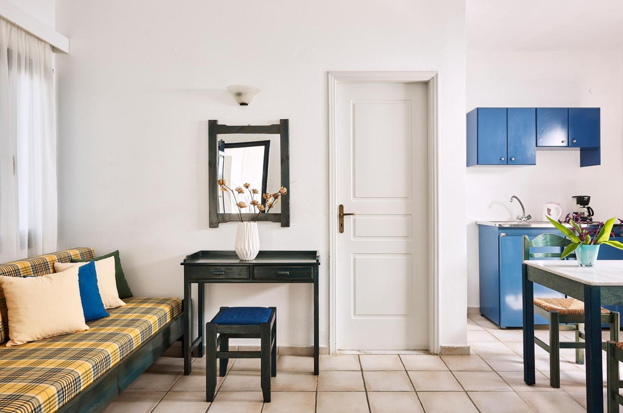 Eva Suites & Apartments Agia Marina 객실 사진