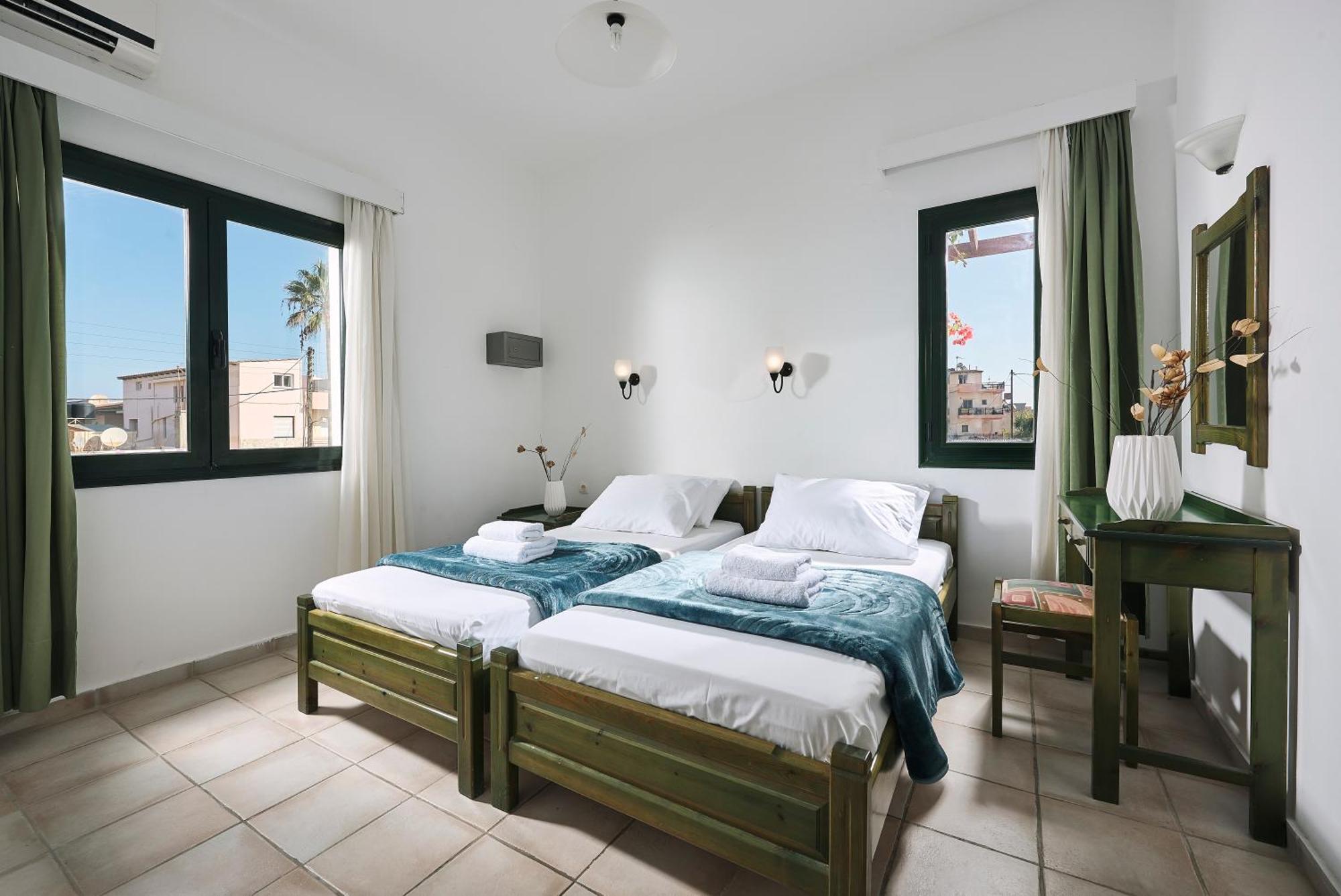Eva Suites & Apartments Agia Marina 객실 사진