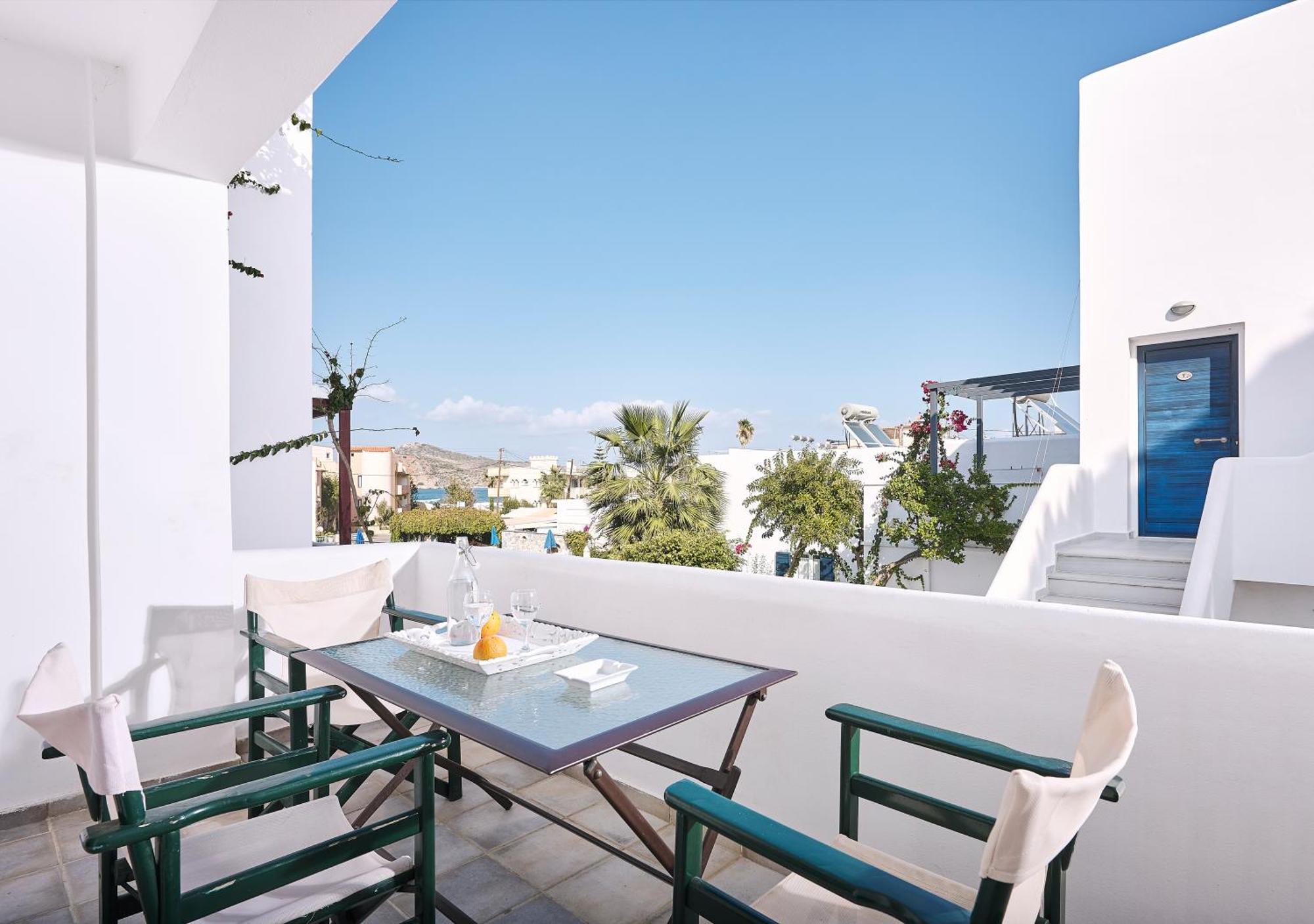 Eva Suites & Apartments Agia Marina 객실 사진